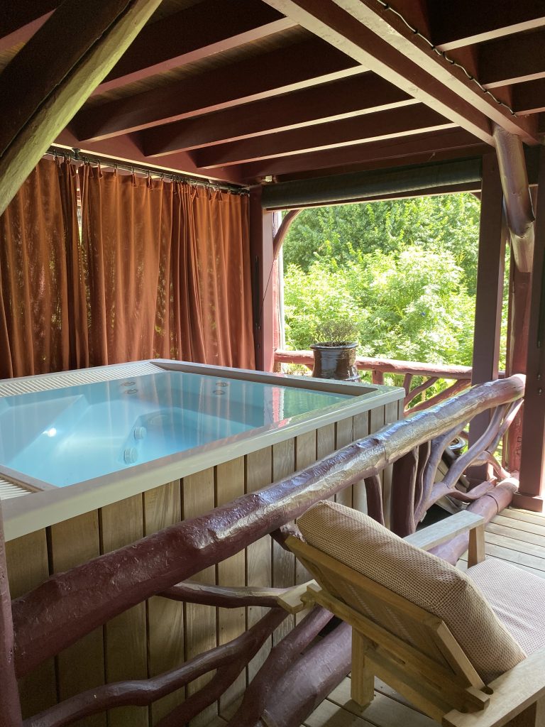 Spa Les Bains de Corot private jacuzzi near Paris near Versailles